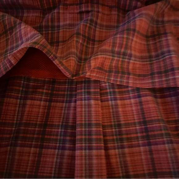 Duluth Trading Co Shirt Women's Medium Red Multicolor Vented Plaid Button Front - Picture 9 of 9